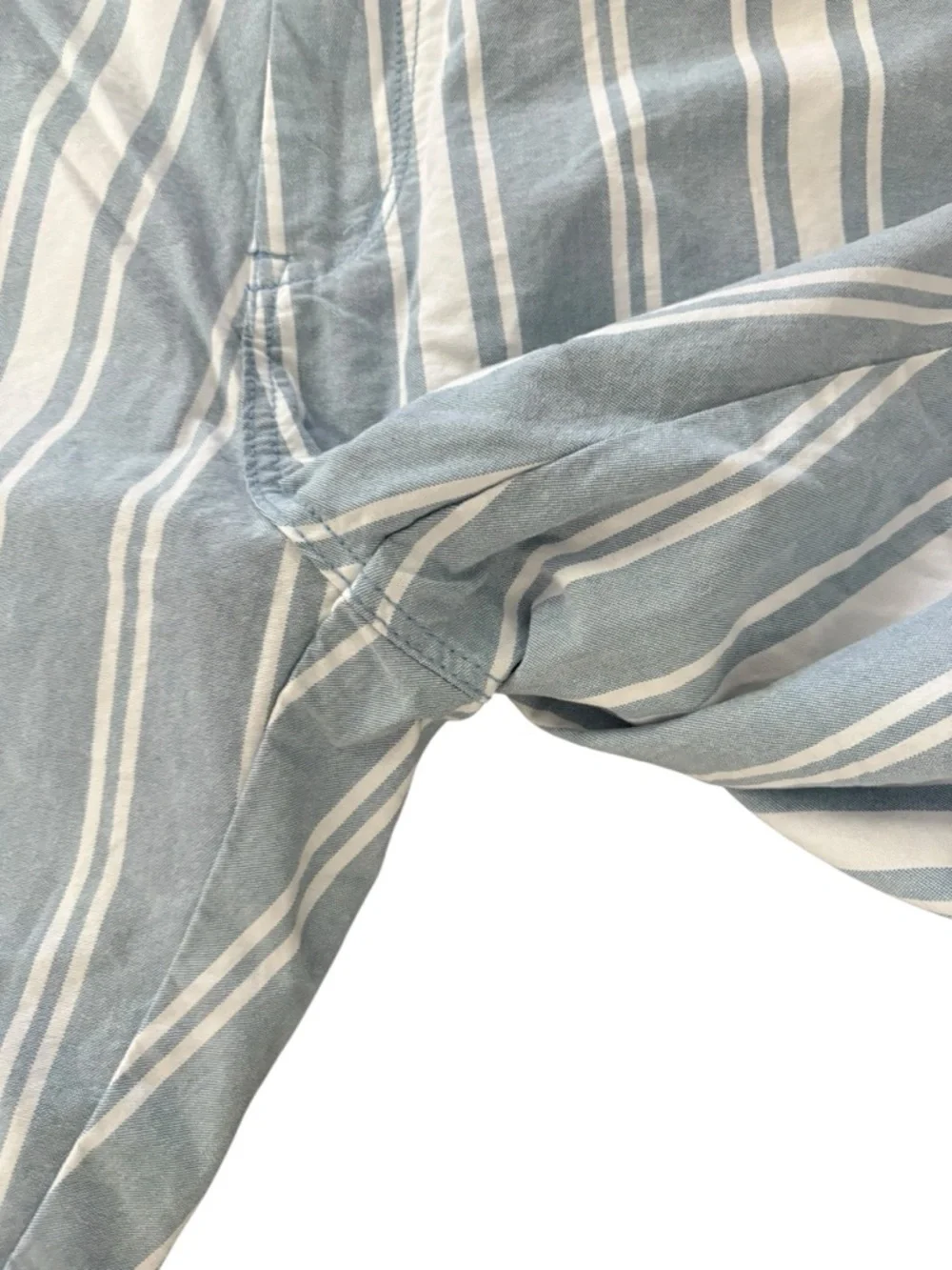 Aeropostale Men's Light Blue and White Striped Flat-Front Shorts 34